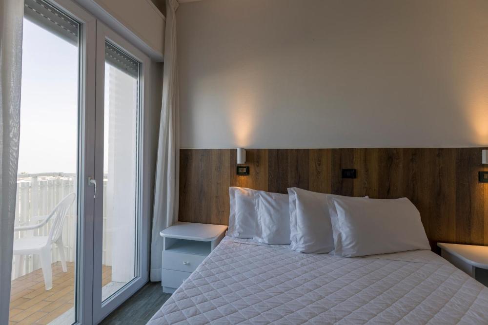 Deluxe Double Room with Sea View