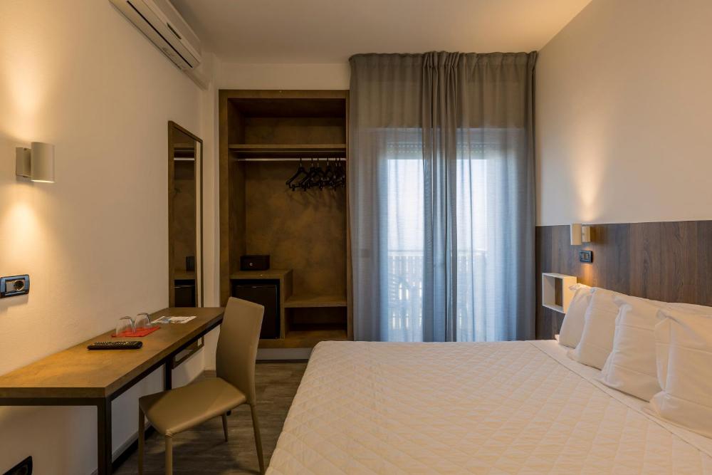 Quadruple Room with Sea View