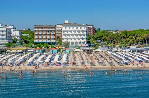 Hotel Centrale FRONTEMARE image 6