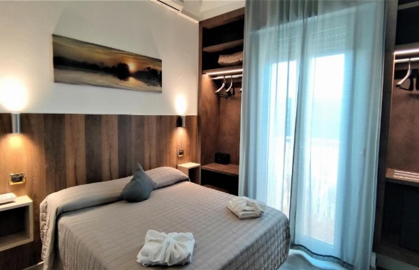 Hotel Centrale FRONTEMARE Main image